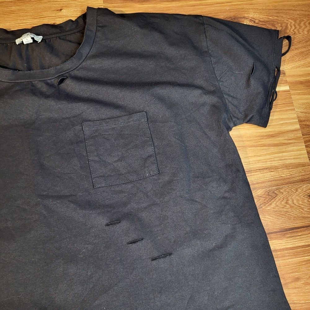 Umgee Black Distressed Ripped Shirt Size Large Short Sleeve Rock‎ Punk Goth